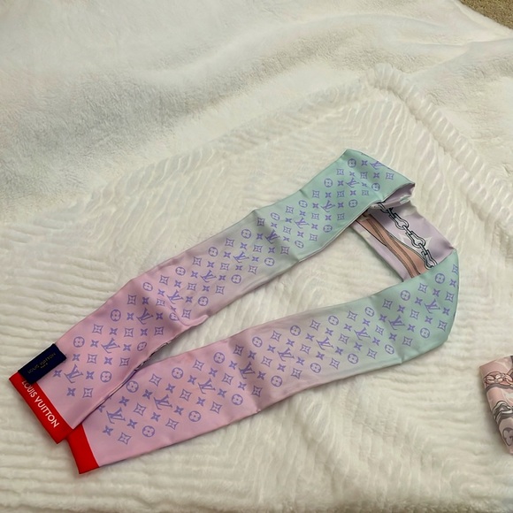 LV Silk Monogram Gradient By The Pool Bandeau Purple and Blue - Picture 4 of 5